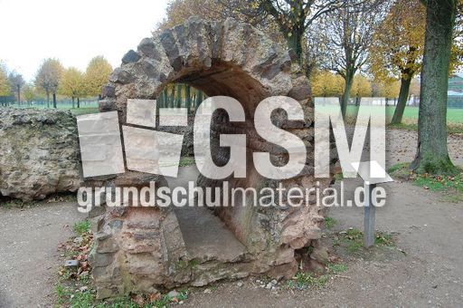 Xanten - Wasserleitung 1.JPG